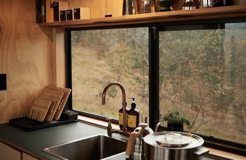 Antechamber Bay House | Beach Front Off-Grid Cabin on Kangaroo Island - Rae