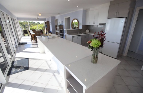 Island Beach House | Beach Front. Panoramic Views. Kayaks. Nestled in Nature