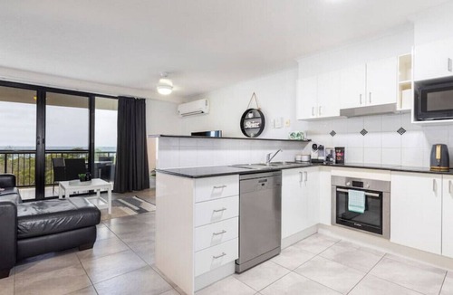 Sunshine Coast House | Beachfront Apartment - Ocean views