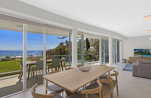 Avoca Beach Apartment | Beachfront Avoca Beach - Soundwaves 1