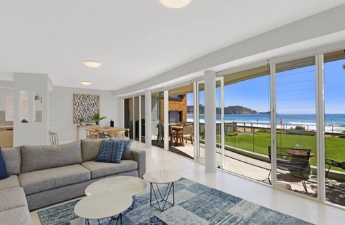 Avoca Beach Apartment | Beachfront Avoca Beach - Soundwaves 1