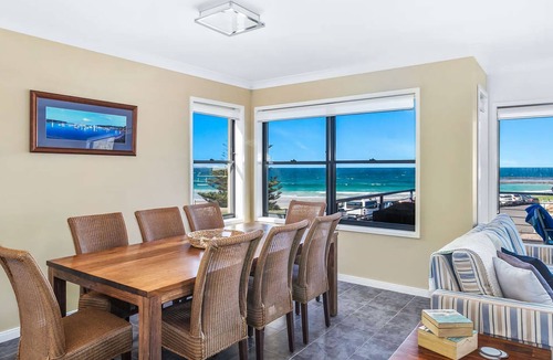 Mollymook Apartment | Beachfront Four - Remarkable apartment with breathtaking views