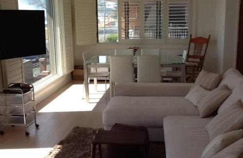 Miami Apartment | Beachfront MIAMI 2 Bdr Easy Living VIEWS VIEWS!
