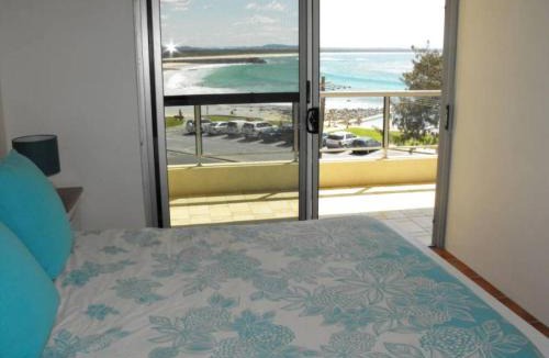 Forster Apartment | Beachpoint, Unit 202, 28 North Street