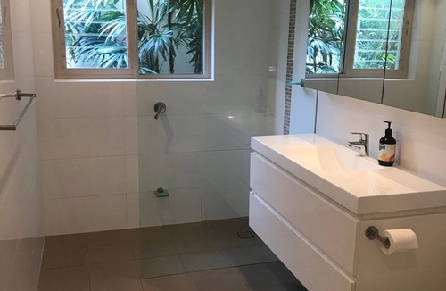 Newport Apartment | Beachside 3 bedroom apartment