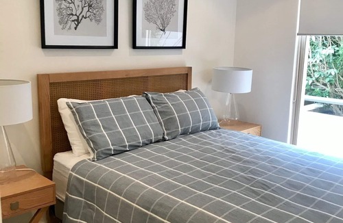 Newport Apartment | Beachside 3 bedroom apartment