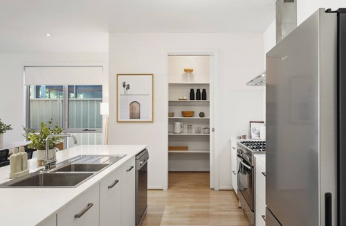 Semaphore House | Beachside Entertainer