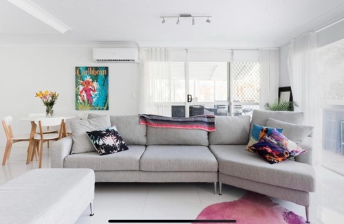 Burleigh Heads Apartment | Beachside Garden 2 bed 2 bath w Courtyard, Pool, Gym, Steps to Sand & Burleigh Pavilion