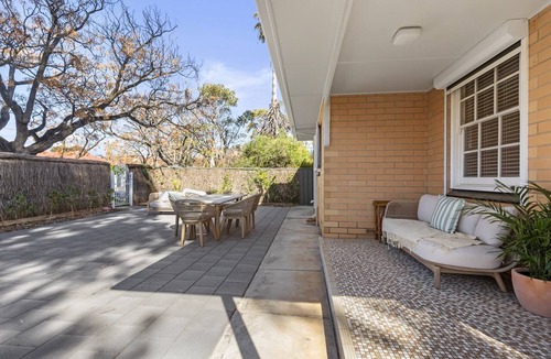 Brighton Apartment | Beachside House with Garage and Outdoor Space