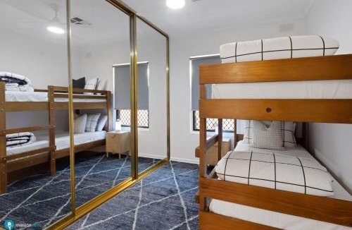 Taperoo House | Beachside Largs Bay Pet Friendly 3 Bed Haven