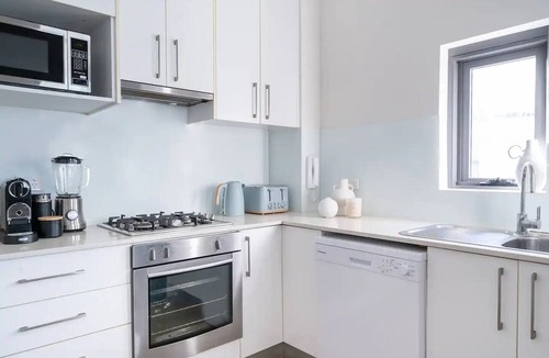 North Bondi Apartment | Beachside living just footsteps from Bondi Beach!