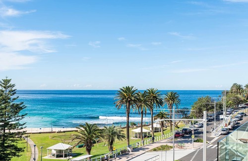 Bronte Apartment | Beachside Penthouse in Bronte