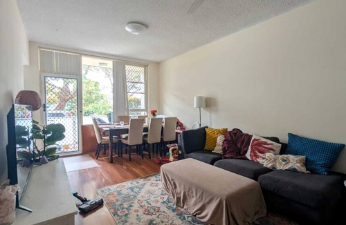 Sans Souci Apartment | Beachside Summer Stay – Ground Floor Apartment (Family Friendly)
