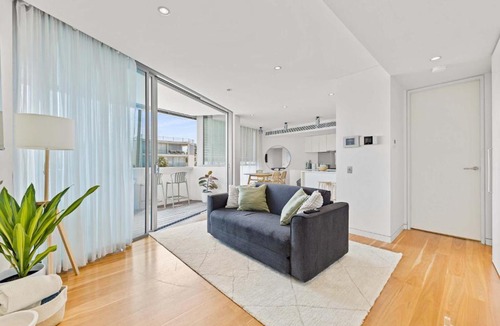 North Bondi Apartment | Beachview 2BR with Balcony and Parking