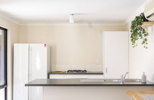 Midvale Bed & Breakfast | Bedroom 4: FreeWiFi, Double Size Bed, Ceiling Fan