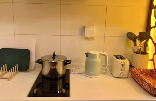Jianwai Street Bed & Breakfast | Beijing CBD - Cozy suite with Queen bed