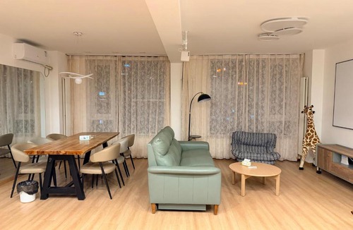 Shuangjing Apartment | Beijing CBD Guomao Family Apart ment