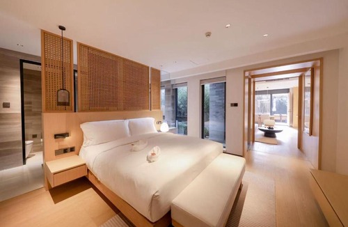 Haidian Hotel | Beijing Fragrant Hills M aple Retreat