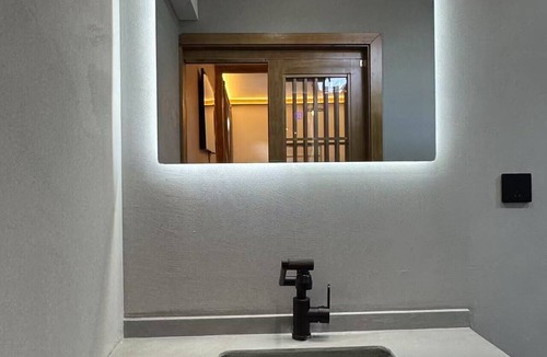 Dongcheng Hotel | Beijing Hejiali Siheyuan Near Tiananm