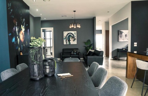 Macleod House | BELLA 9 - sublime . divine Entertainer 3 BR Fire