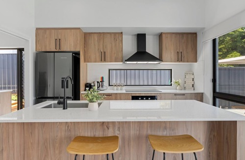 Trinity Beach House | Belle Escapes Sea Bon