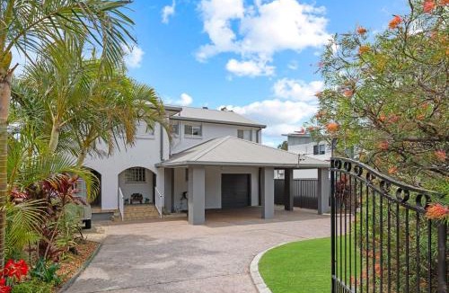 Berkeley Vale House | Berkeley Waterfront - Family & Pet Paradise