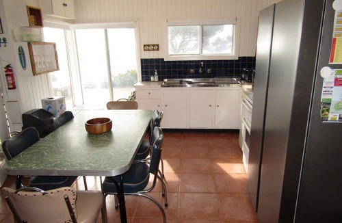 Para Wurlie House | Bernie's - absolute beachfront