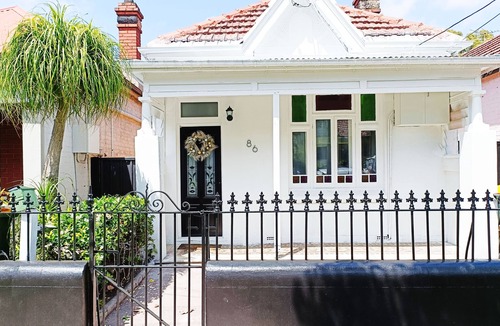 Marrickville House | Best Location! 1Min Walk to Train+ Metro Station 5Min to City 10min to Airport