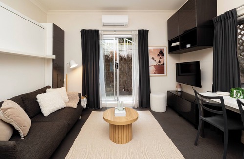 North Bondi Apartment | Best location @ Bondi Beach, on the beach!