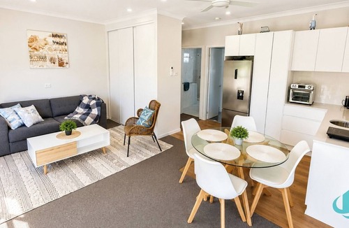 Blacksmiths Apartment | Between the Blue Studio - lake and beach perfection!