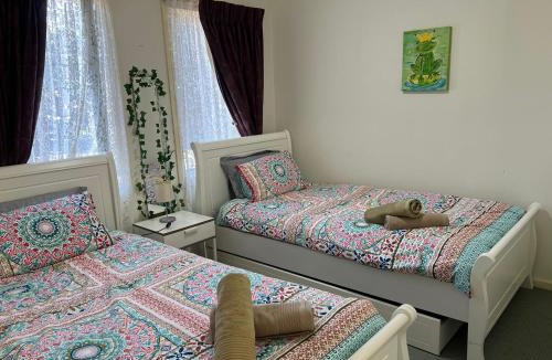 Bexley North House | Bexley North Entire 2 Storey House 4 or 5 BR 11 Beds 5 mns walk to Train Station and Close to Airport , Sydney CBD