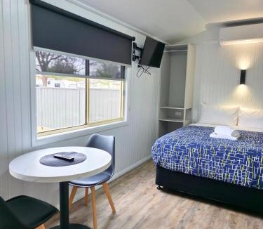 Red Cliffs Hotel | BIG4 Red Cliffs Caravan Park
