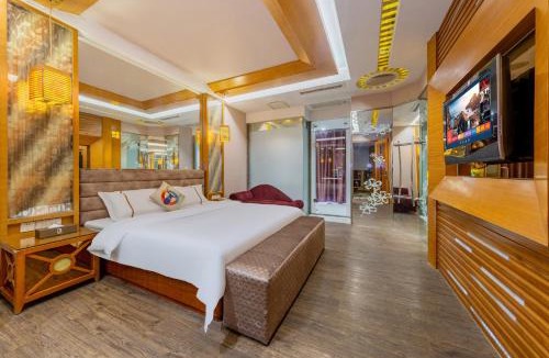 Chancheng Hotel | Billions-Earn Hotel just a 3 minute walk to the Ceramics Expo Center and close to Guangdong Foshan Creative Park and China Ceramics City