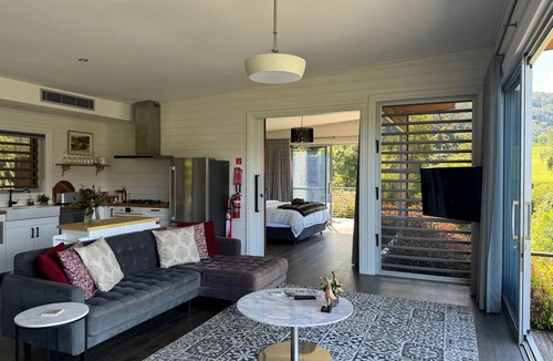 Barrengarry Villa | Bird's Nest Luxury Villa