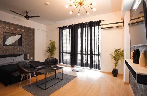 Gomti Nagar Apartment | Black pearl sp DLF My Pad