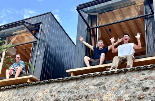 Miyun District House | Black Stone Hilltop Great Wall Lodge & Whisky Lounge