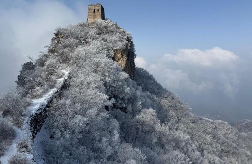 Miyun District House | Black Stone Hilltop Great Wall Lodge & Whisky Lounge