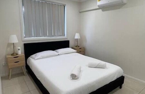 Blacktown House | Blacktown Cornerwood Cottage