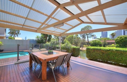 Broadbeach Waters House | Bliss on Sunshine - Space, Space, Space!