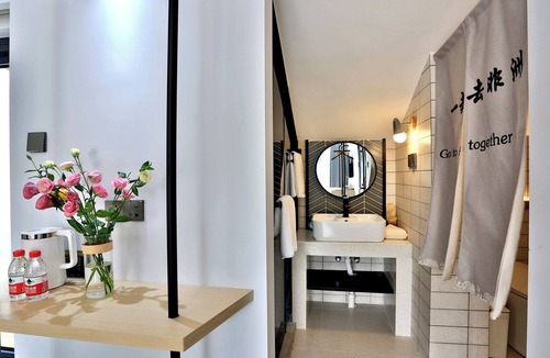Xihu Hotel | Blooming Lotus Hostel