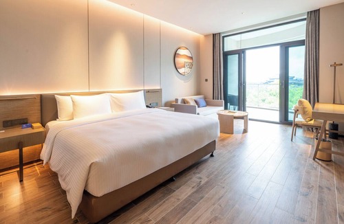 Dujiangyan Hotel | Blossom Attic DuJiangYan