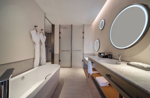 Dujiangyan Hotel | Blossom Attic DuJiangYan