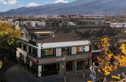 Dali Ancient Town Hotel | BLOSSOM Floral Art Aesthetic Villa
