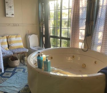 Hazelbrook Apartment | Blue Mountains Water Therapy Stay Accommodation
