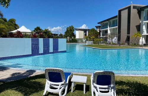 Nelly Bay Hotel | Blue on Blue Studio Room 1272