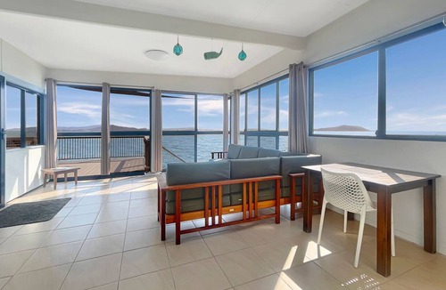 Picnic Bay House | Blue on Cockle