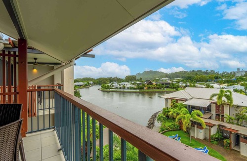 Trinity Beach Apartment | Bluewater Duo - Lagoon Views & Pool by Trinity Beach