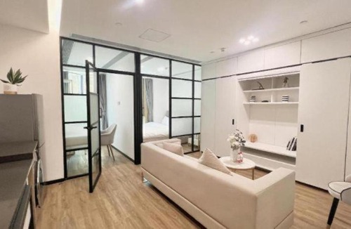 Luohu Hotel | Bo Yu Shennan No. 68 Apartment (Shenzhen Luohu Dongmen Branch)