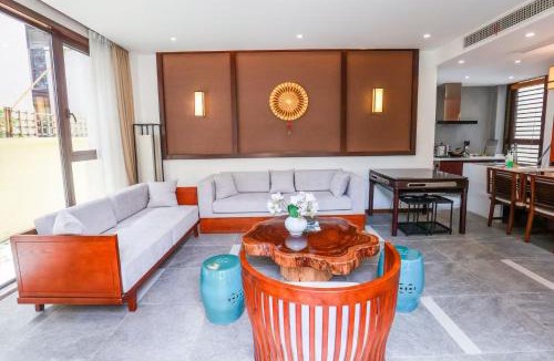 Shanghai Apartment | Book and Bed-ChongMing