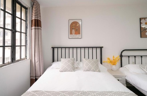 The North Bund Apartment | Book and Bed-North Bund